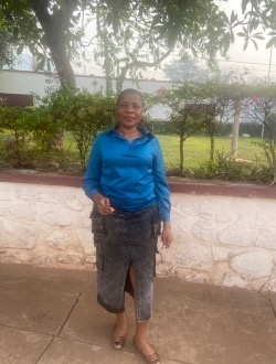 Profil de Flora, une femme célibataire de 45 ans à Bangui