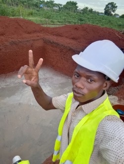 Profil de Momo, un homme célibataire de 34 ans à Cotonou