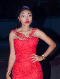 Profil de Jokébed, une femme célibataire de 22 ans à Kinshasa Nongo