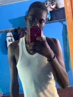 Profil de Melvine, un homme célibataire de 18 ans à Abidjan