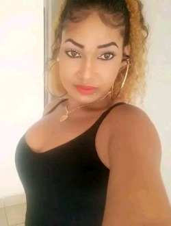 Profil de Rosia, une femme célibataire de 28 ans à Ambanja