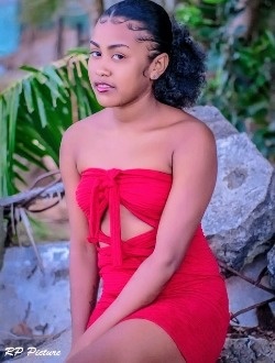 Profil de Elisca, une femme célibataire de 23 ans à Antalaha