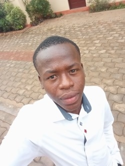 Profil de Edouard, un homme célibataire de 20 ans à Lomé