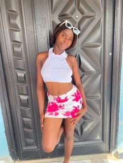 Profil de Grace Owusuaa, une femme célibataire de 20 ans à Accra Central