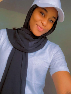 Profil de Maï, une femme célibataire de 30 ans à Dakar