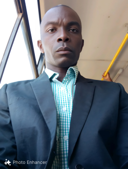 Profil de Mamadou, un homme célibataire de 55 ans à Dakar-Marine