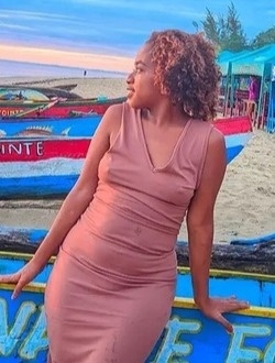Profil de Lounah, une femme célibataire de 24 ans à Toamasina