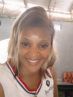 Profil de Maïva, une femme célibataire de 24 ans à Douala