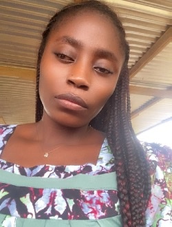 Profil de Christiane, une femme célibataire de 35 ans à Abidjan