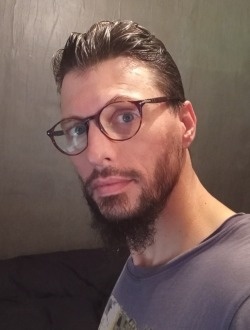 Profil de Xav, un homme célibataire de 43 ans à Marseille