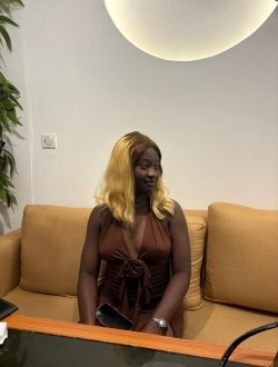 Profil de Yasmine, une femme célibataire de 23 ans à Abi