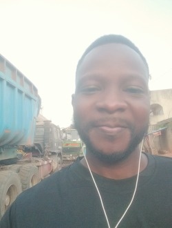 Profil de Francois, un homme célibataire de 34 ans à 4th Arrondissement of Porto-Novo