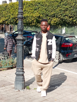 Profil de Djakis, un homme célibataire de 33 ans à Tunis
