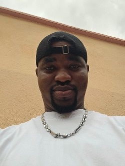 Profil de Kevin, un homme célibataire de 39 ans à Grand-Bassam