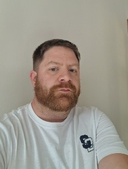 Profil de Julien, un homme célibataire de 39 ans à Mende