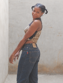 Profil de Agnès, une femme célibataire de 30 ans à Abomey-Calavi