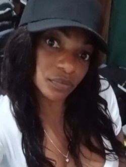 Profil de Charlene, une femme célibataire de 37 ans à Yaoundé