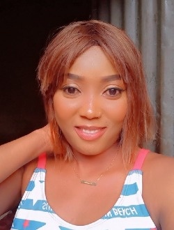 Profil de Faouziya, une femme célibataire de 28 ans à Garoua