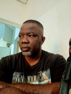 Profil de Charles, un homme célibataire de 41 ans à Dakar-Bango