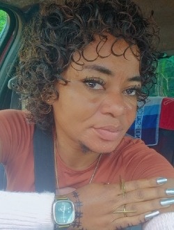 Profil de Marthe Liliane, une femme célibataire de 39 ans à Ébolowa