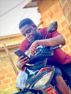 Profil de Carlos, un homme célibataire de 30 ans à Abomey-Calavi