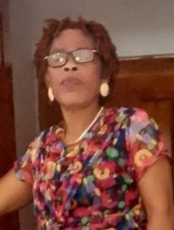 Profil de Sandy, une femme célibataire de 48 ans à Petit Abidjan-Youkou