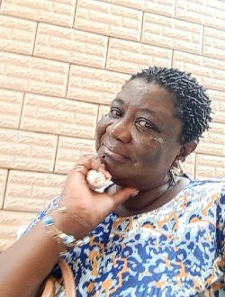 Profil de Paulette Sylvie, une femme célibataire de 53 ans à Douala