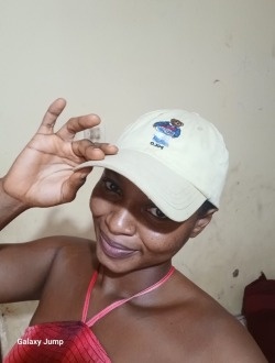 Profil de Rine, une femme célibataire de 23 ans à Kipé