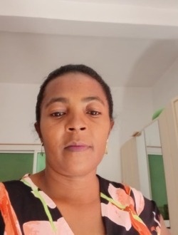 Profil de Figeline, une femme célibataire de 44 ans à Moroni