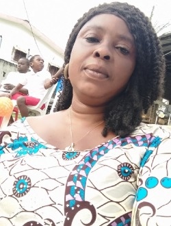 Profil de Anna, une femme célibataire de 47 ans à Libreville