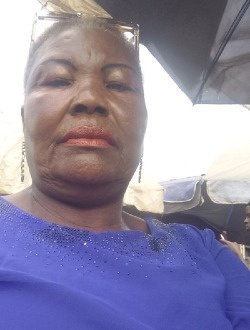 Profil de Marie, une femme célibataire de 61 ans à Yaoundé