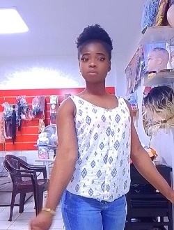 Profil de Marie, une femme célibataire de 25 ans à Agdal
