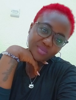 Profil de Camille, une femme célibataire de 36 ans à Douala