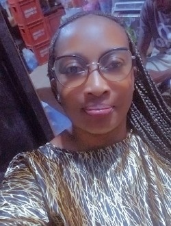 Profil de Solange, une femme célibataire de 34 ans à Yaoundé