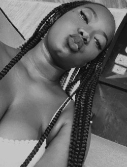 Profil de Maude Astride, une femme célibataire de 24 ans à Abidjan