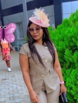 Profil de Melanie, une femme célibataire de 40 ans à Douala