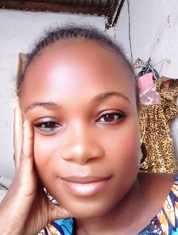 Profil de Christ, une femme célibataire de 24 ans à Kinshasa