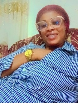 Profil de Demichelle, une femme célibataire de 40 ans à Douala