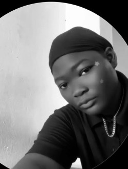 Profil de Kadi, une femme célibataire de 20 ans à Conakry