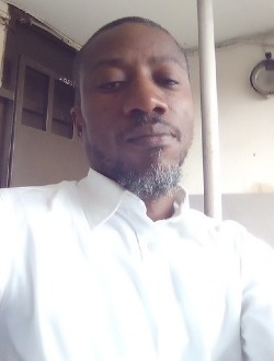 Profil de Guillaume, un homme célibataire de 42 ans à Abidjan