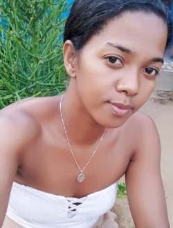 Profil de Fanrina, une femme célibataire de 34 ans à La Rochelle