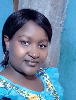 Profil de Lune, une femme célibataire de 41 ans à Abafum