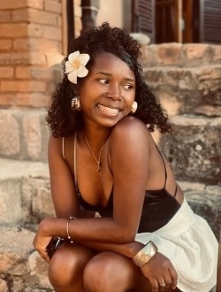 Profil de Sandra Sandra, une femme célibataire de 25 ans à Antananarivo