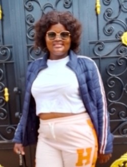 Profil de Lebele Onguene, une femme célibataire de 33 ans à Yaoundé