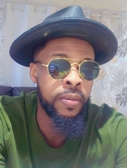 Profil de James, un homme célibataire de 33 ans à Victoriaville