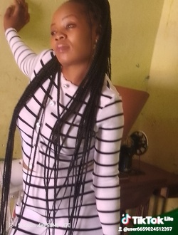 Profil de Viviane Tiko, une femme célibataire de 27 ans à Bafia