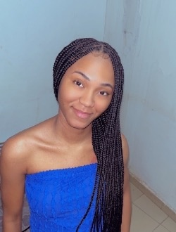 Profil de Brenda, une femme célibataire de 19 ans à Libreville