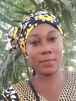 Profil de Suzanne, une femme célibataire de 35 ans à Petit Abidjan-Youkou