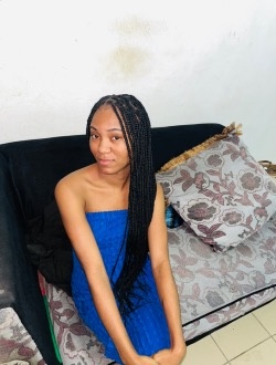 Profil de Samentha, une femme célibataire de 21 ans à Libreville