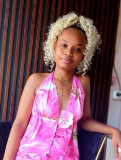 Profil de Shayra, une femme célibataire de 21 ans à Antananarivo